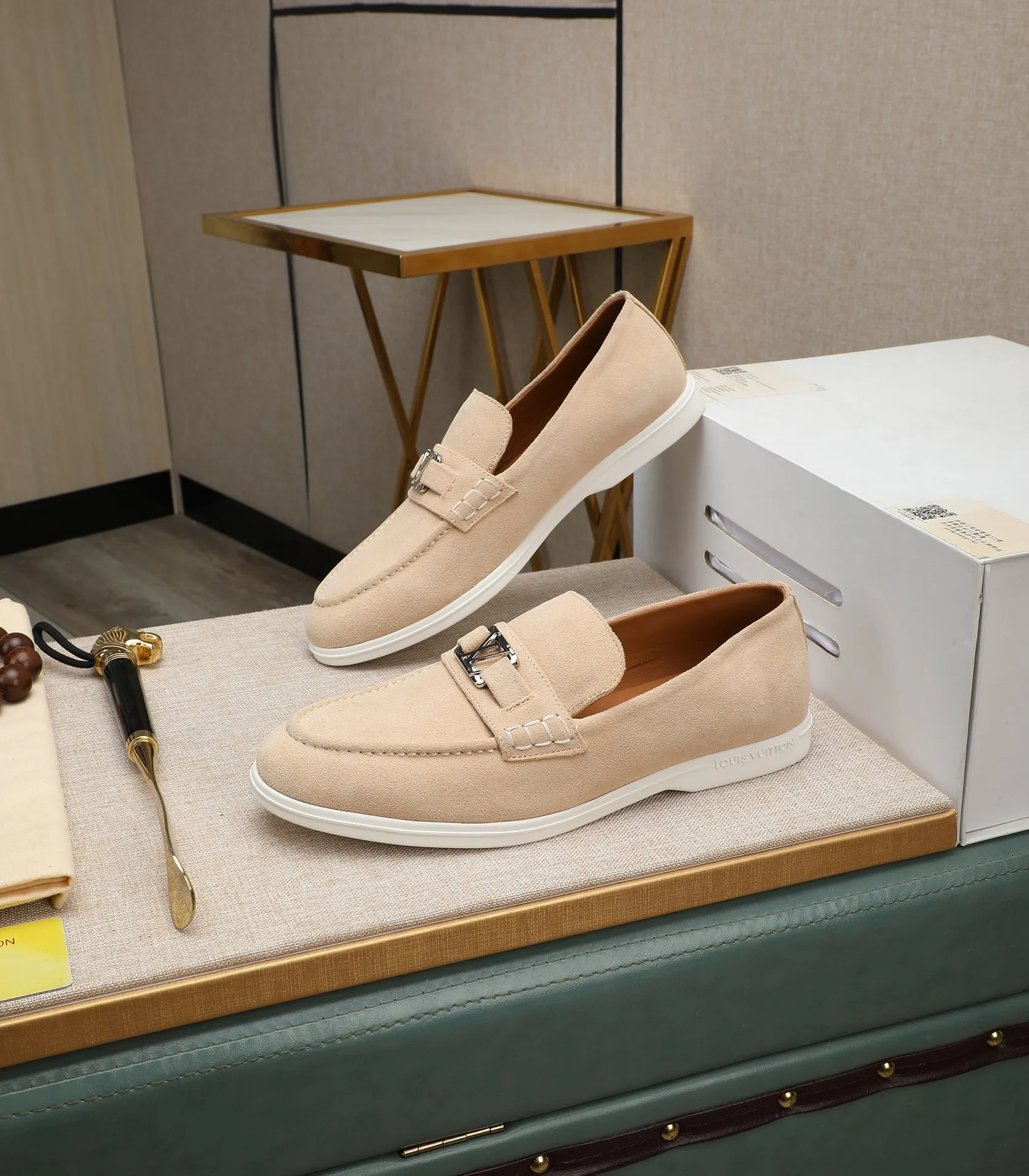 Men's shoes 💰520 📛📛【LOUIS VUITTON】Louis Vuitton 2024 official website synchronized new products 👟Milan fashion catwalk style 🇰🇾🇰🇾LV family logo, celebrity style, a must-have for fashionistas ⚠️First-layer calfskin ➕Genuine leather lining ➕Official website original version special outsole 👞Number 38-44